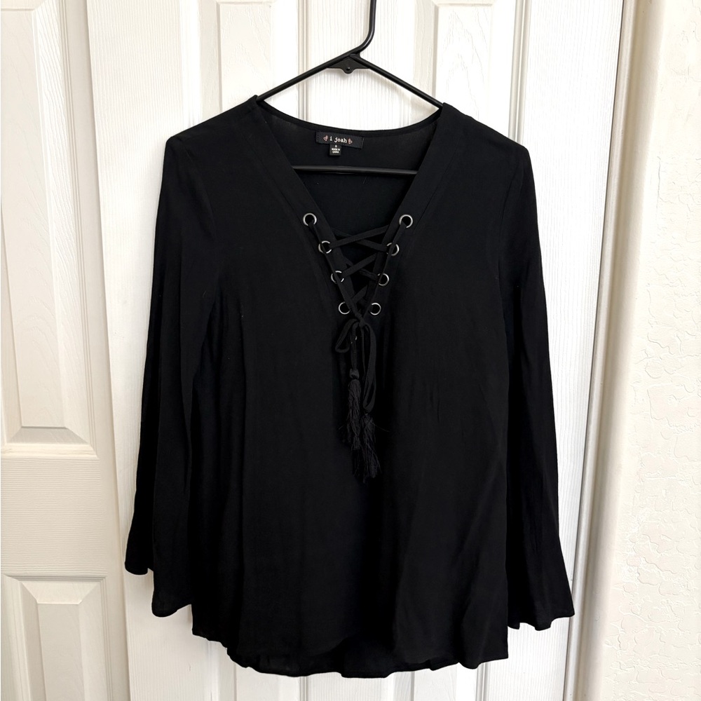I Joha Boho black Lace-Up Top - small